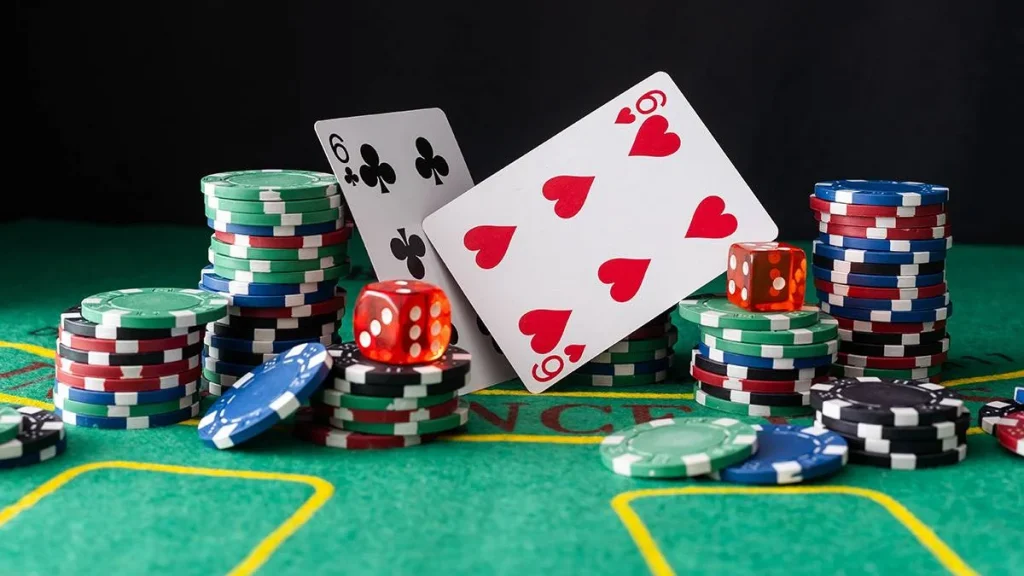 Stół do blackjacka online z kartami i żetonami, rok 2026